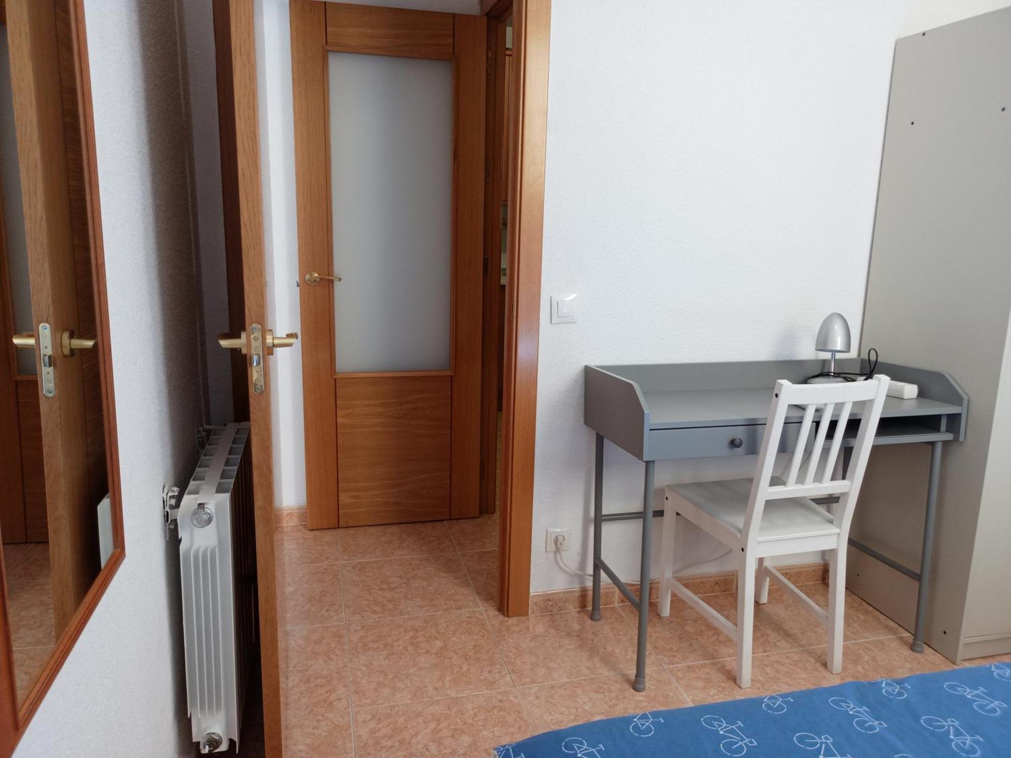 El Piso De 2 Dormitorios Con Aire Acondicionados, Tranquilo, Madrid Centro Gran Via - Plaza De Espana